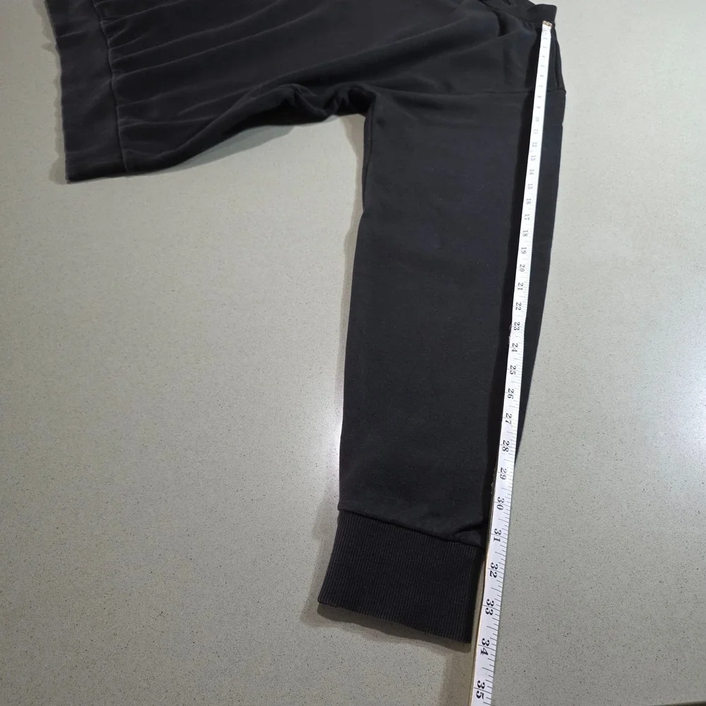 SKIMS 25 black detailing
